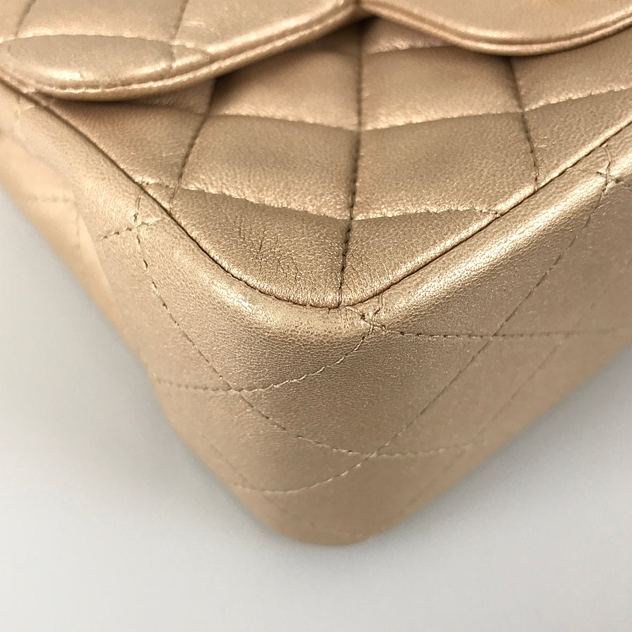 CHANEL Mini Matelasse 17 Shoulder bag