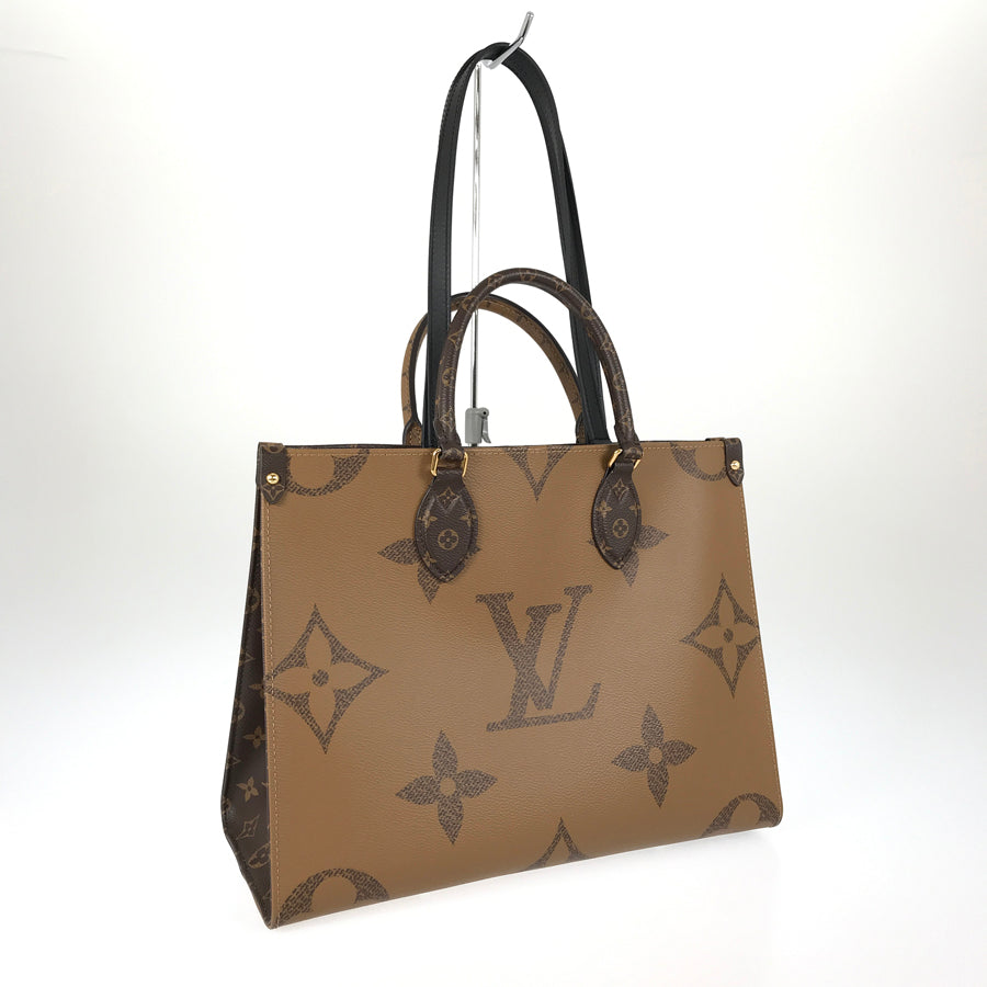 LOUIS VUITTON Monogram Giant Monogram reverse On The Go MM M45321 Tote bag