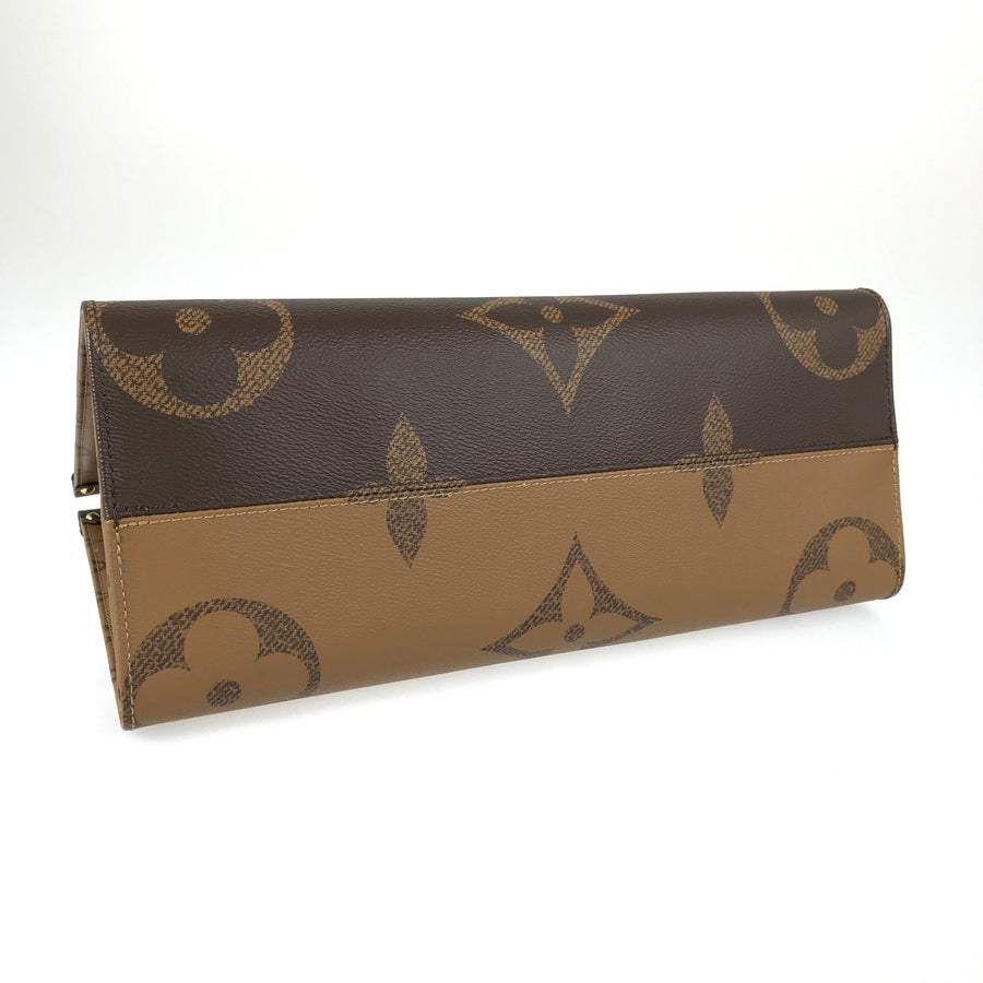 LOUIS VUITTON Monogram Giant Monogram reverse On The Go MM M45321 Tote bag