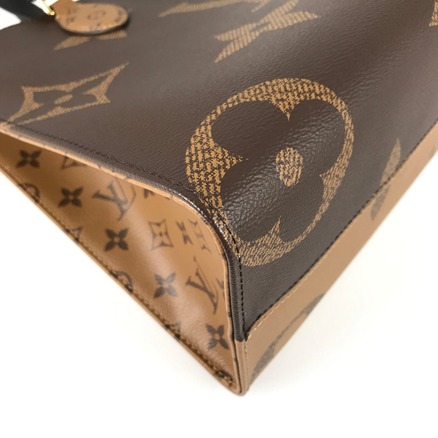 LOUIS VUITTON Monogram Giant Monogram reverse On The Go MM M45321 Tote bag