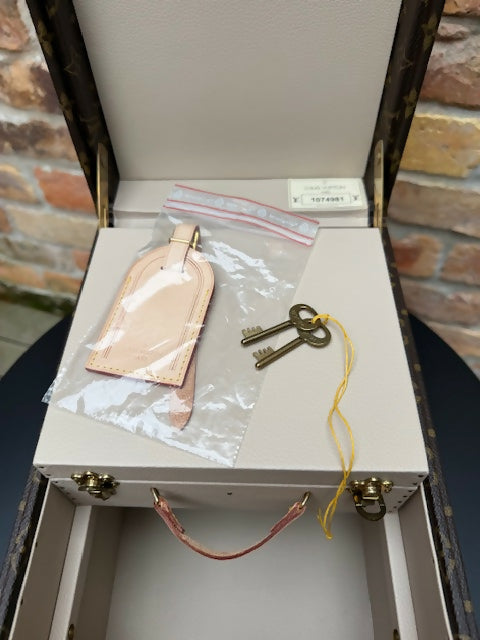 LOUIS VUITTON Boite Flacons –
