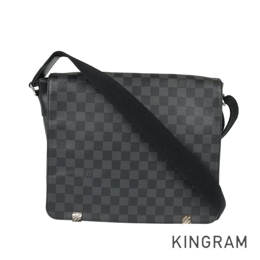LOUIS VUITTON Messenger bag