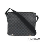 LOUIS VUITTON Messenger bag