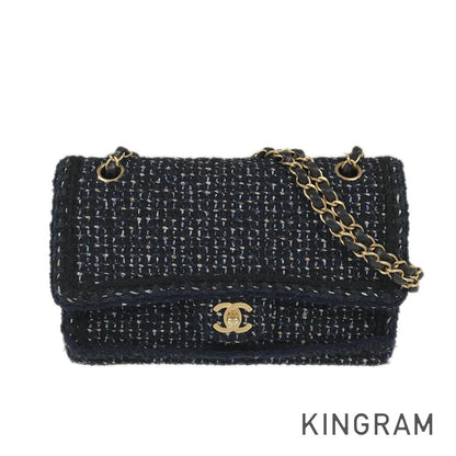CHANEL Matelasse Shoulder bag