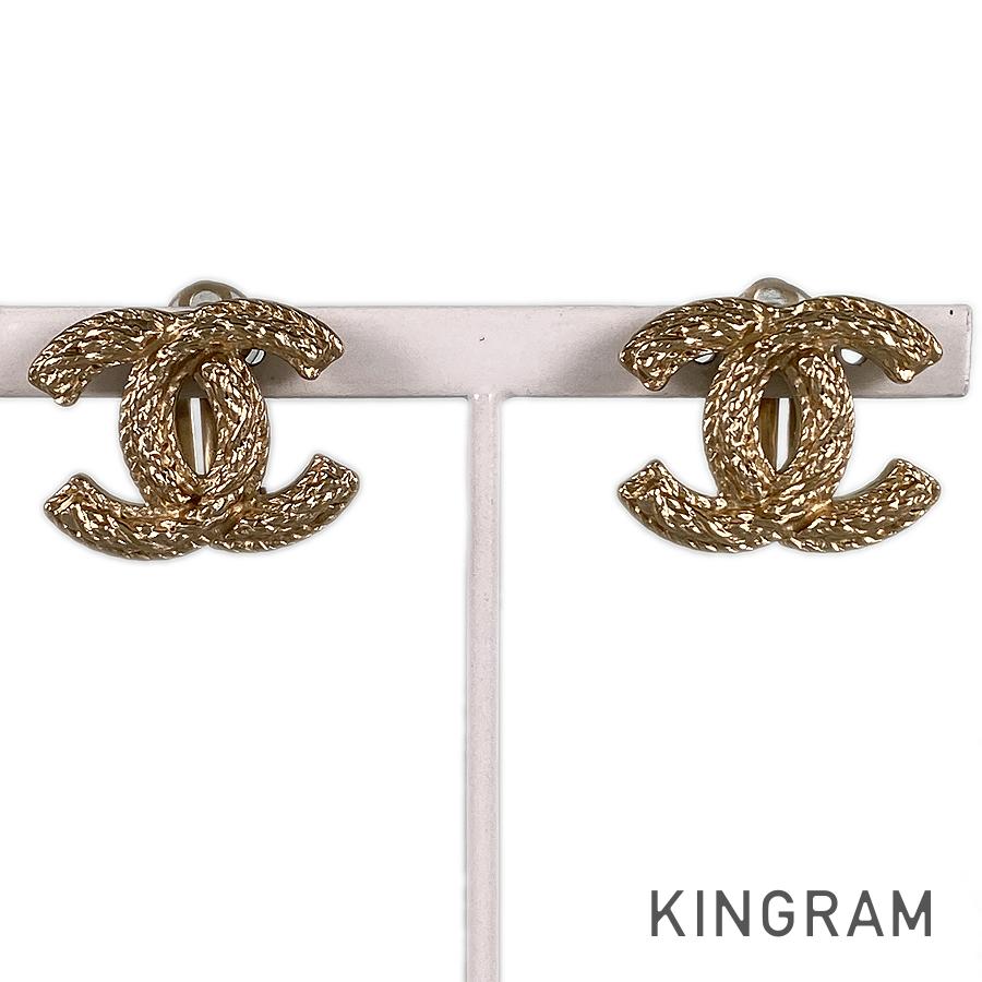 CHANEL Earring