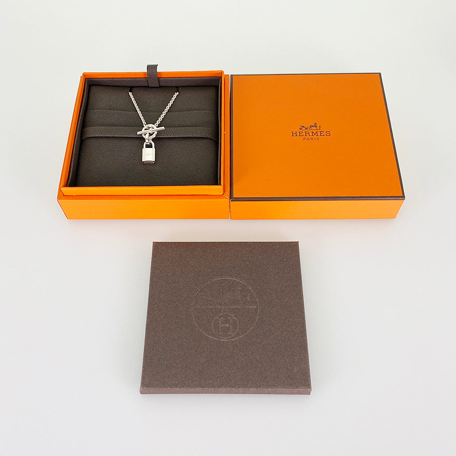 HERMES Amulettes Cadena Necklace
