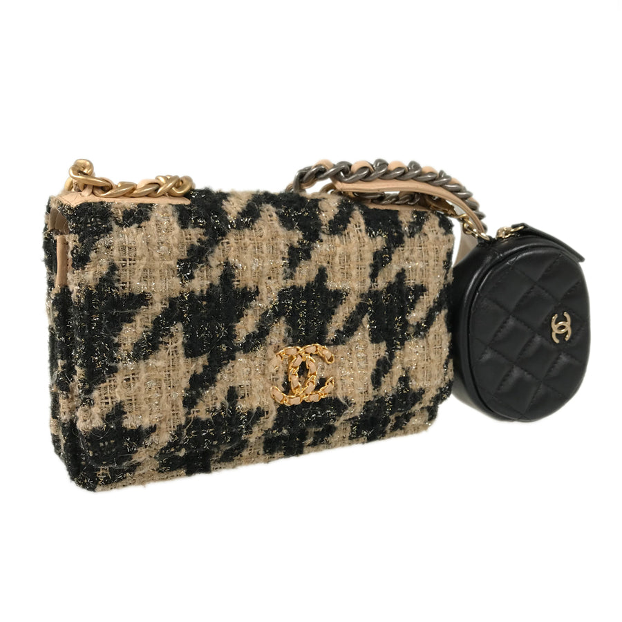 CHANEL Matelasse Shoulder bag