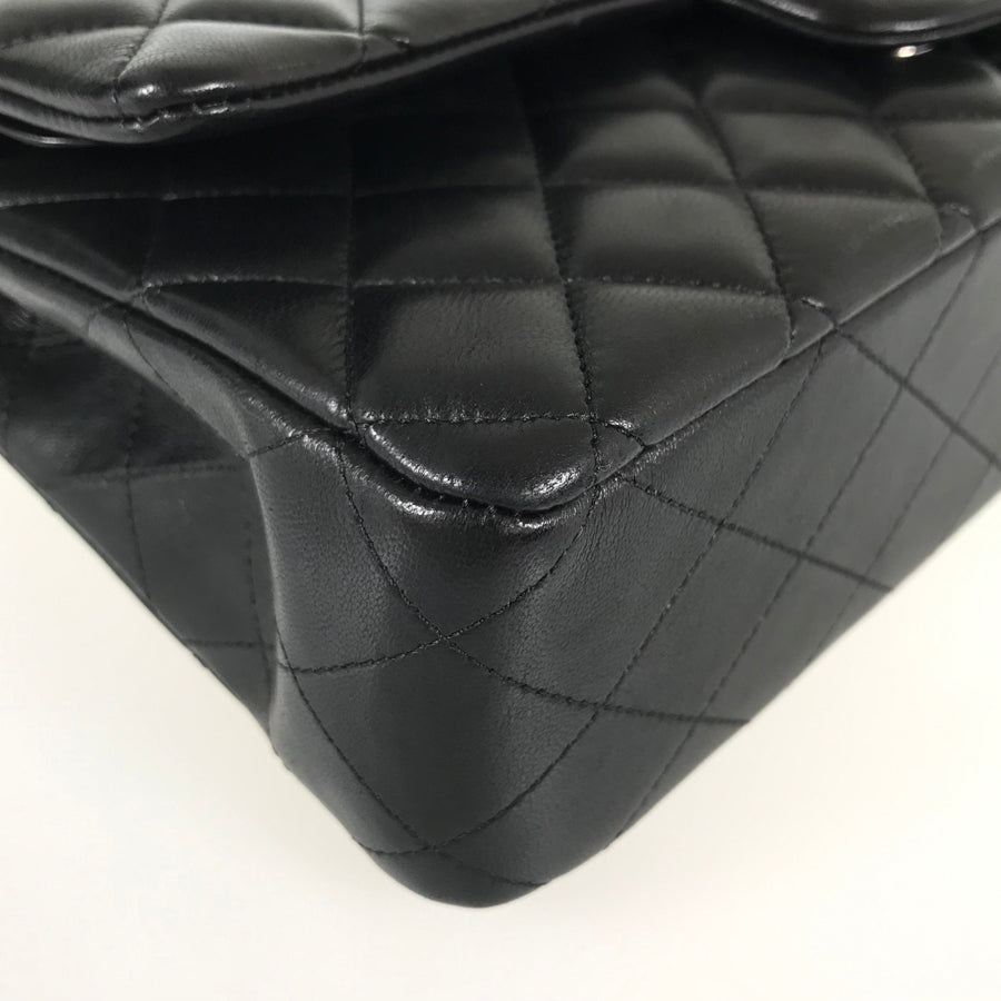 CHANEL Matelasse 25 Shoulder bag