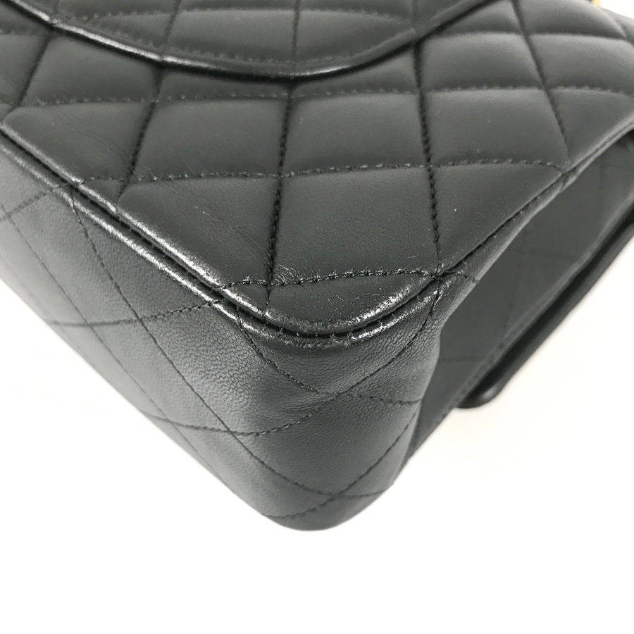 CHANEL Matelasse 25 Shoulder bag