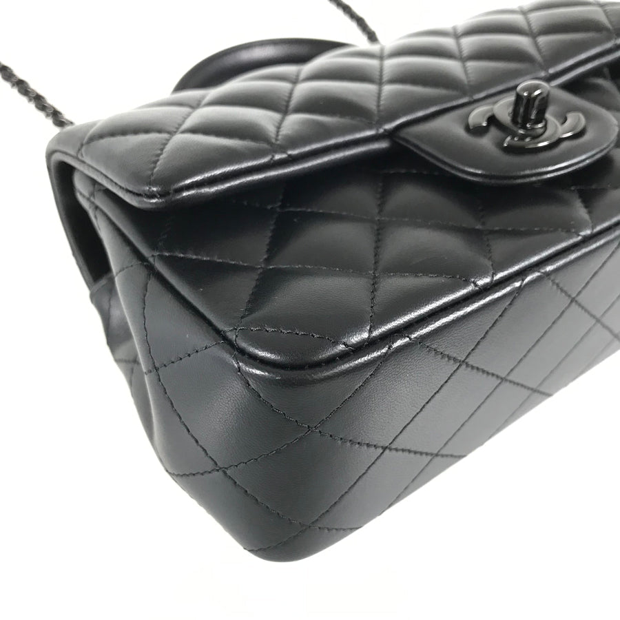 CHANEL Matelasse Top handle Shoulder bag