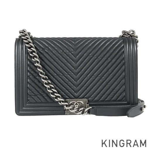 CHANEL Boy Chanel Chevron Shoulder bag