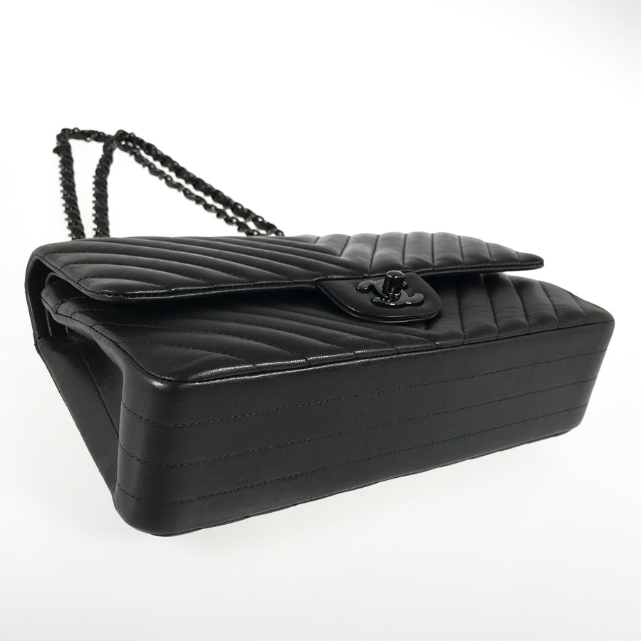 CHANEL V Stitch Chevron Shoulder bag