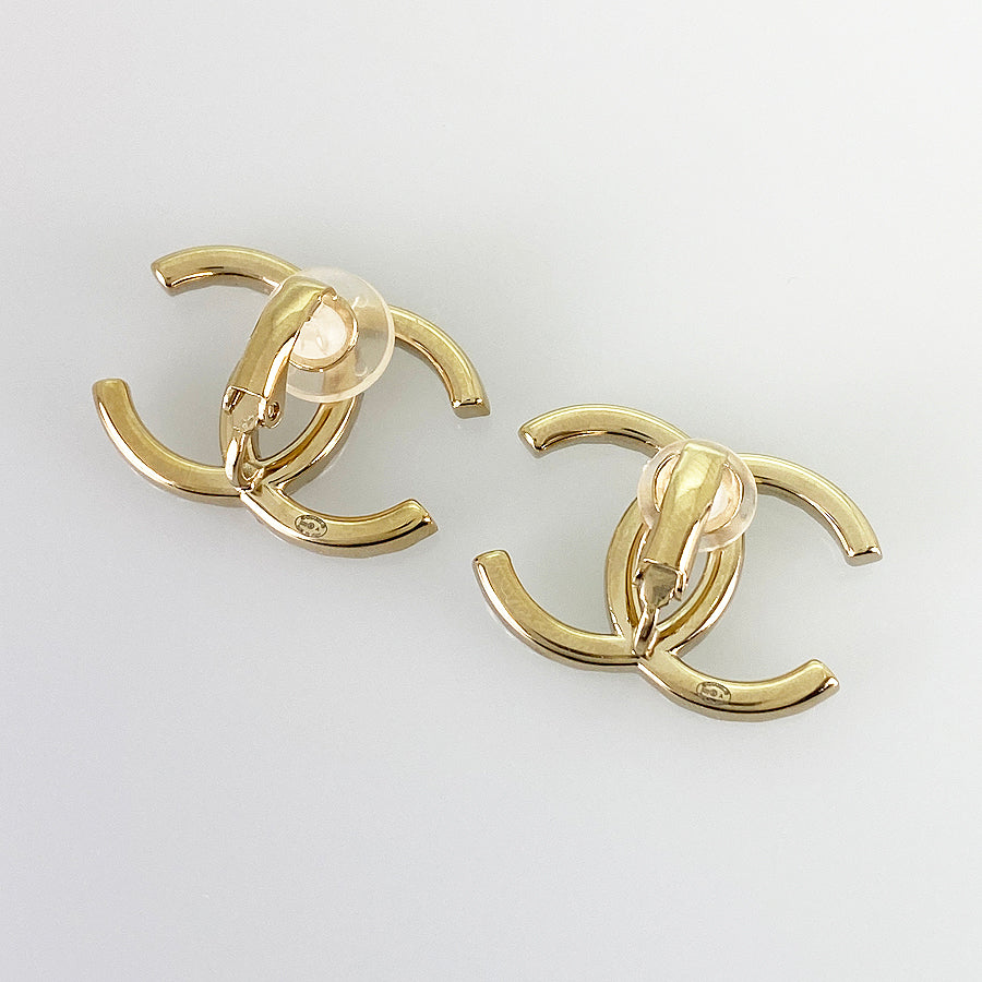 CHANEL Earring