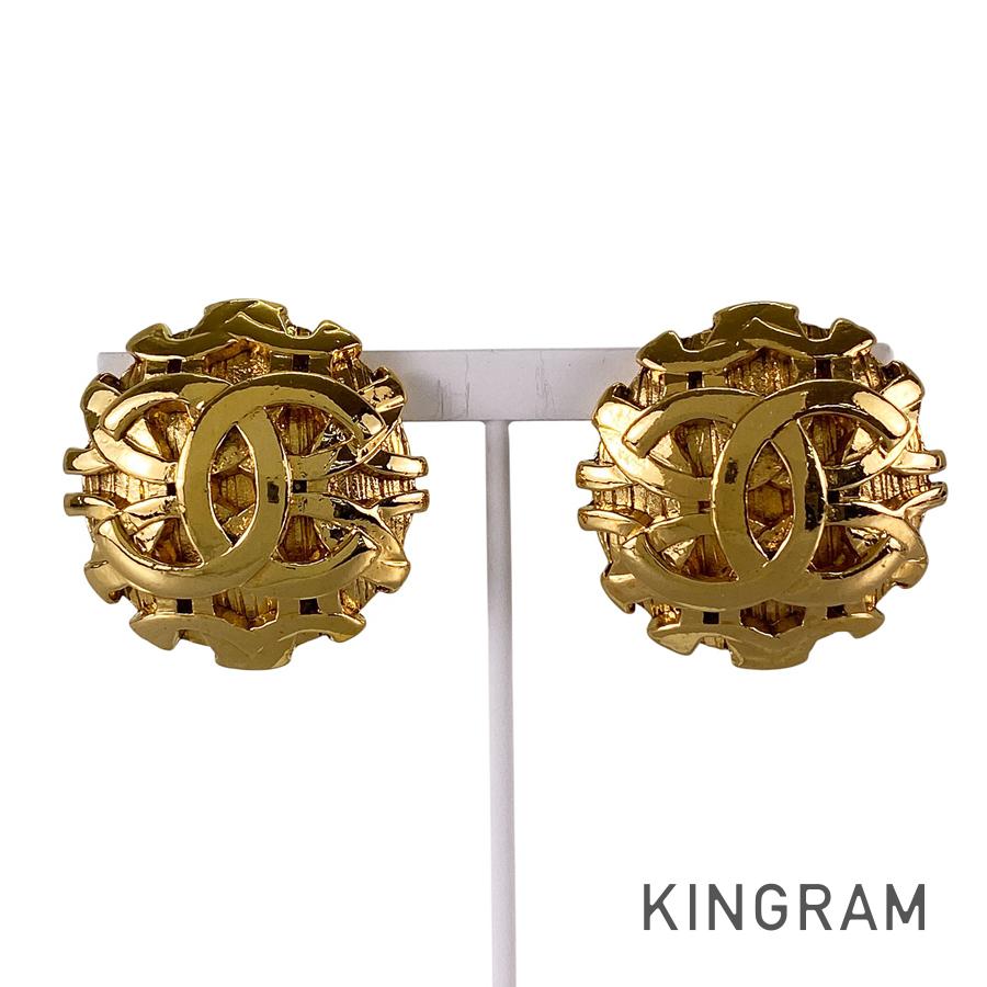 CHANEL Earring