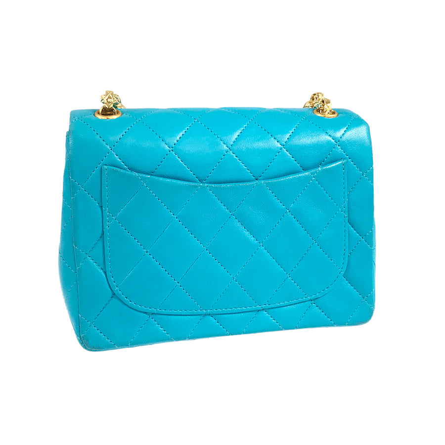 CHANEL Chain Gold Hardware Shoulder Bag