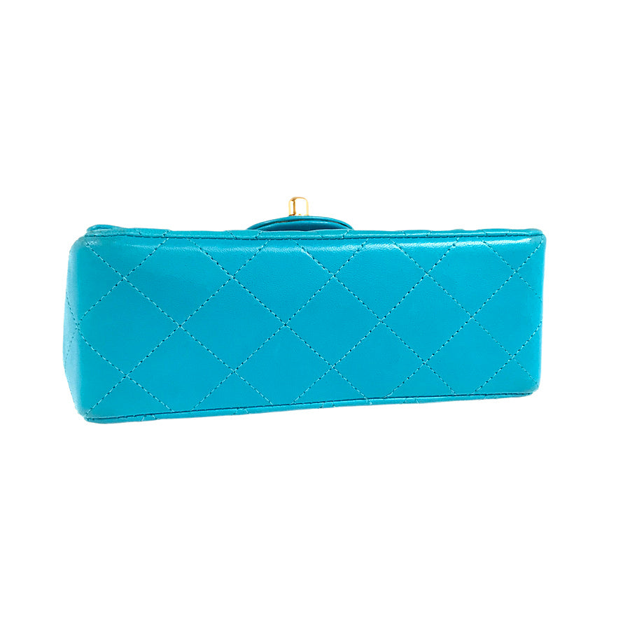 CHANEL Chain Gold Hardware Shoulder Bag