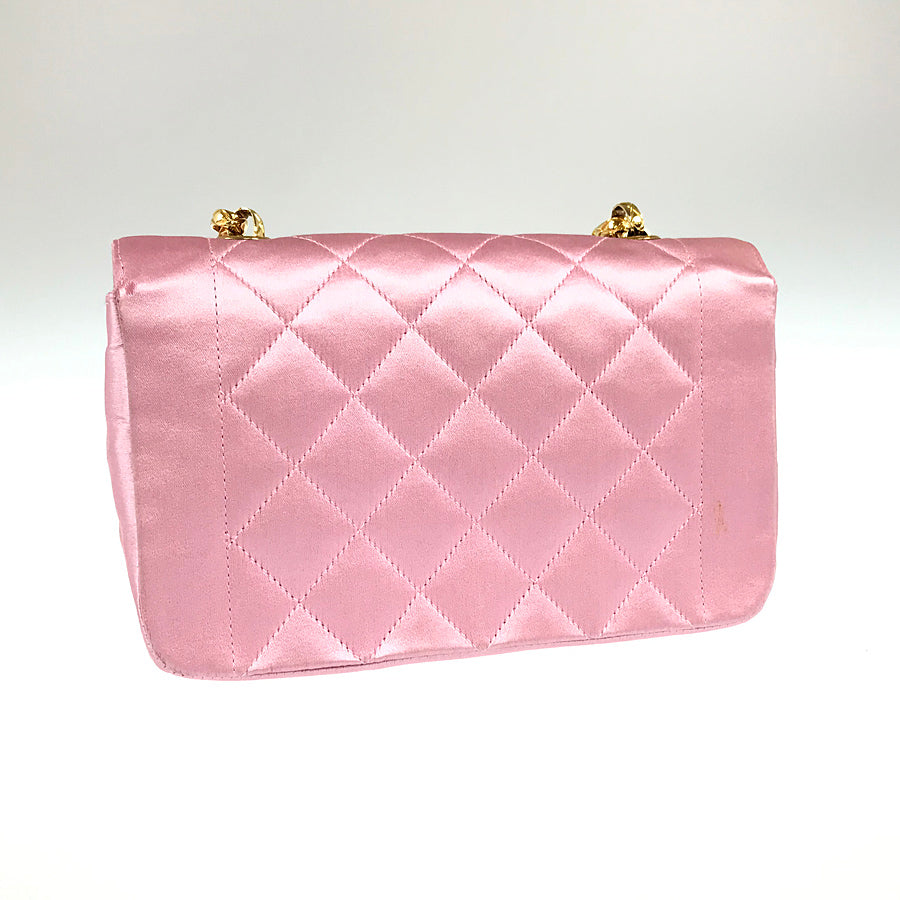 CHANEL Chain Gold Hardware Shoulder Bag