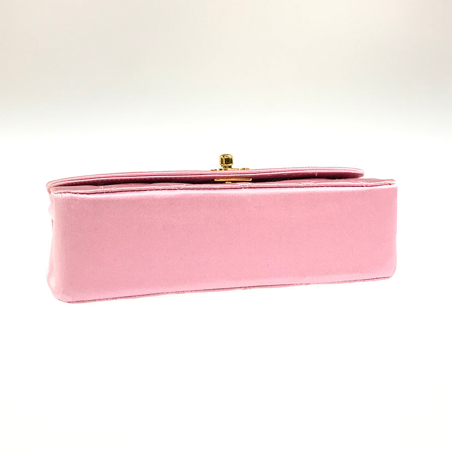 CHANEL Chain Gold Hardware Shoulder Bag
