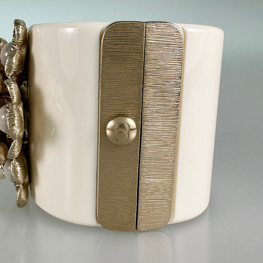 CHANEL Bangle
