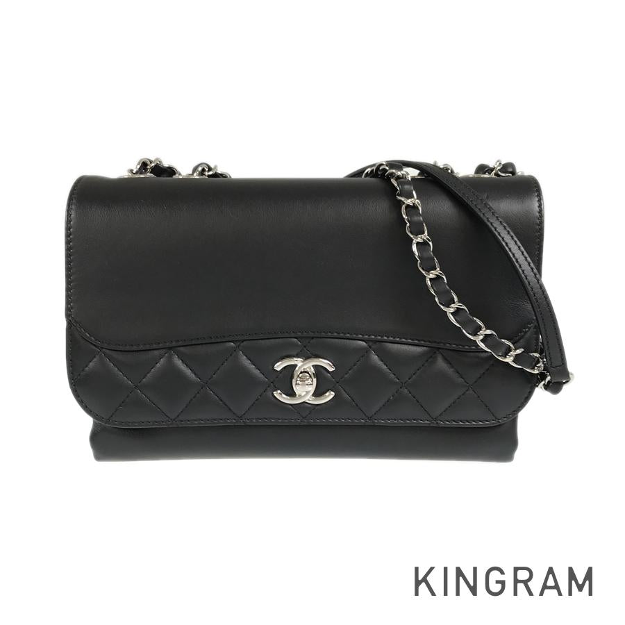 CHANEL Tramezzo Shoulder Bag