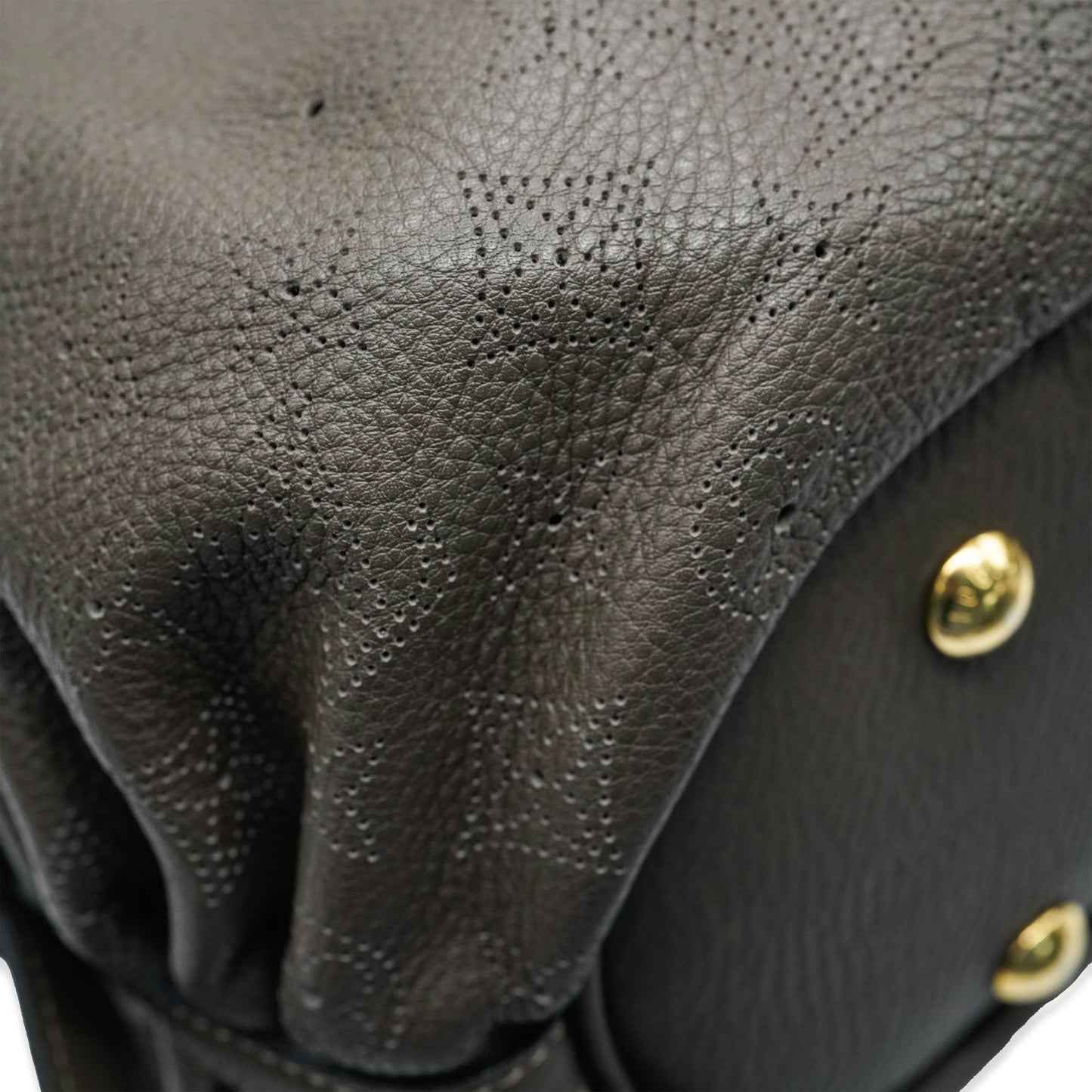 Louis Vuitton Gris Elephant Mahina XS Hobo