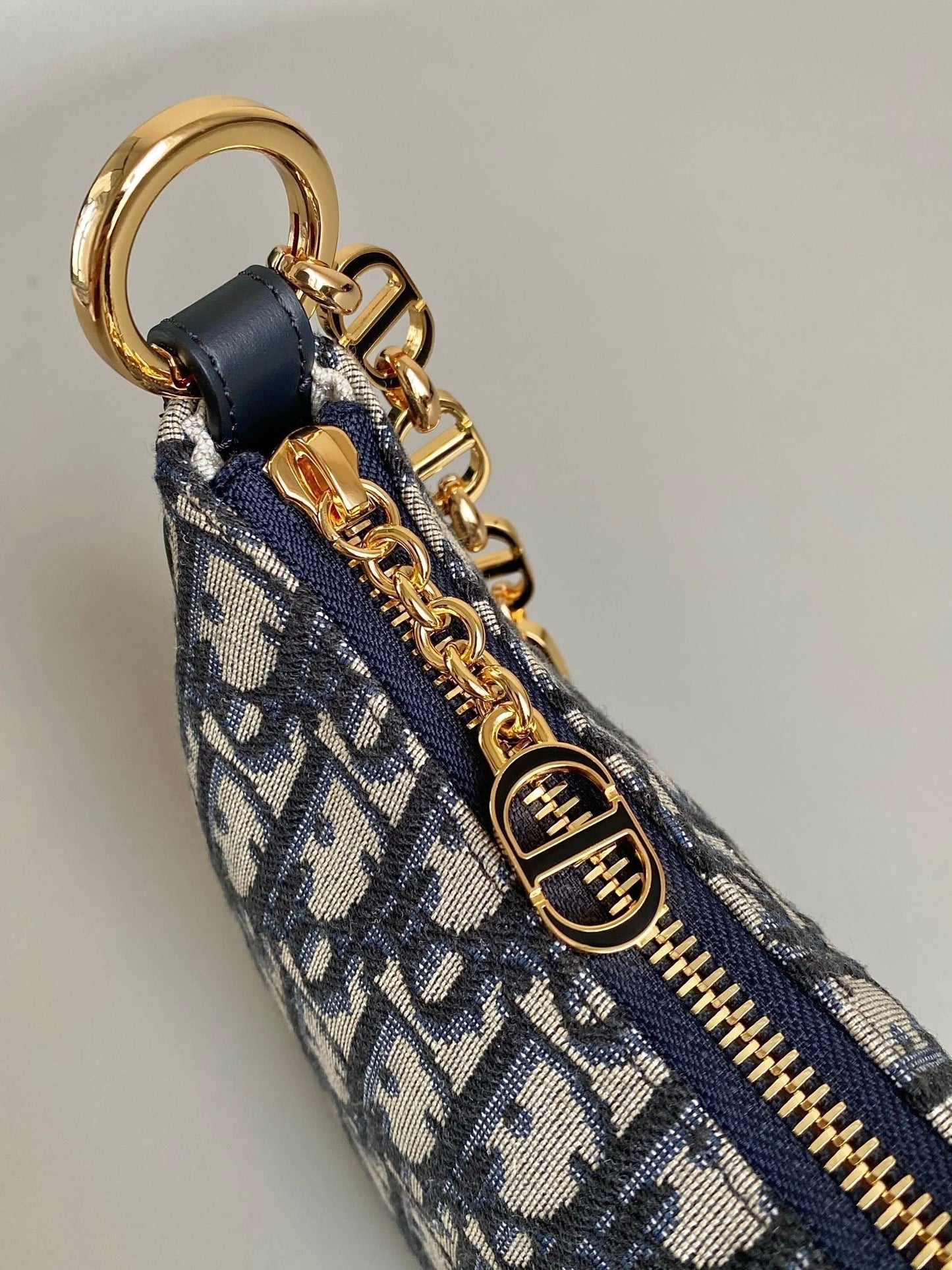 CD LOUNGE 26CM BLUE OBLIQUE EMBROIDERY Amelia