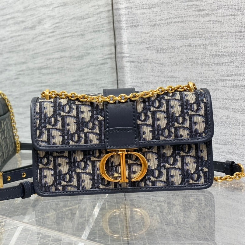 30 MONTAIGNE 21.5CM BLUE OBLIQUE EMBROIDERY Amelia