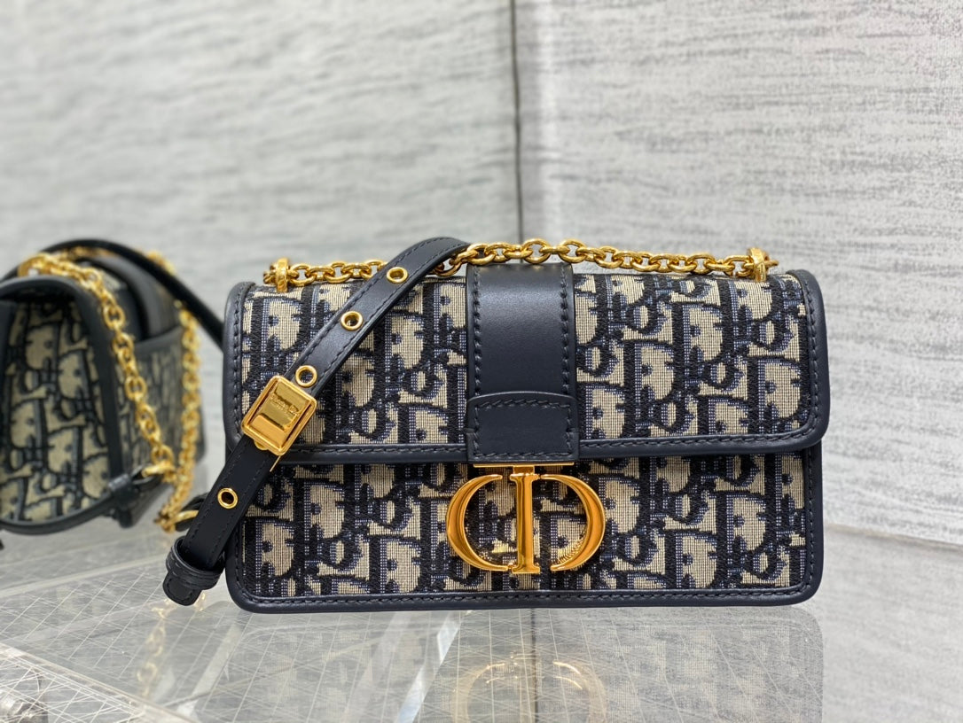 30 MONTAIGNE 21.5CM BLUE OBLIQUE EMBROIDERY Amelia