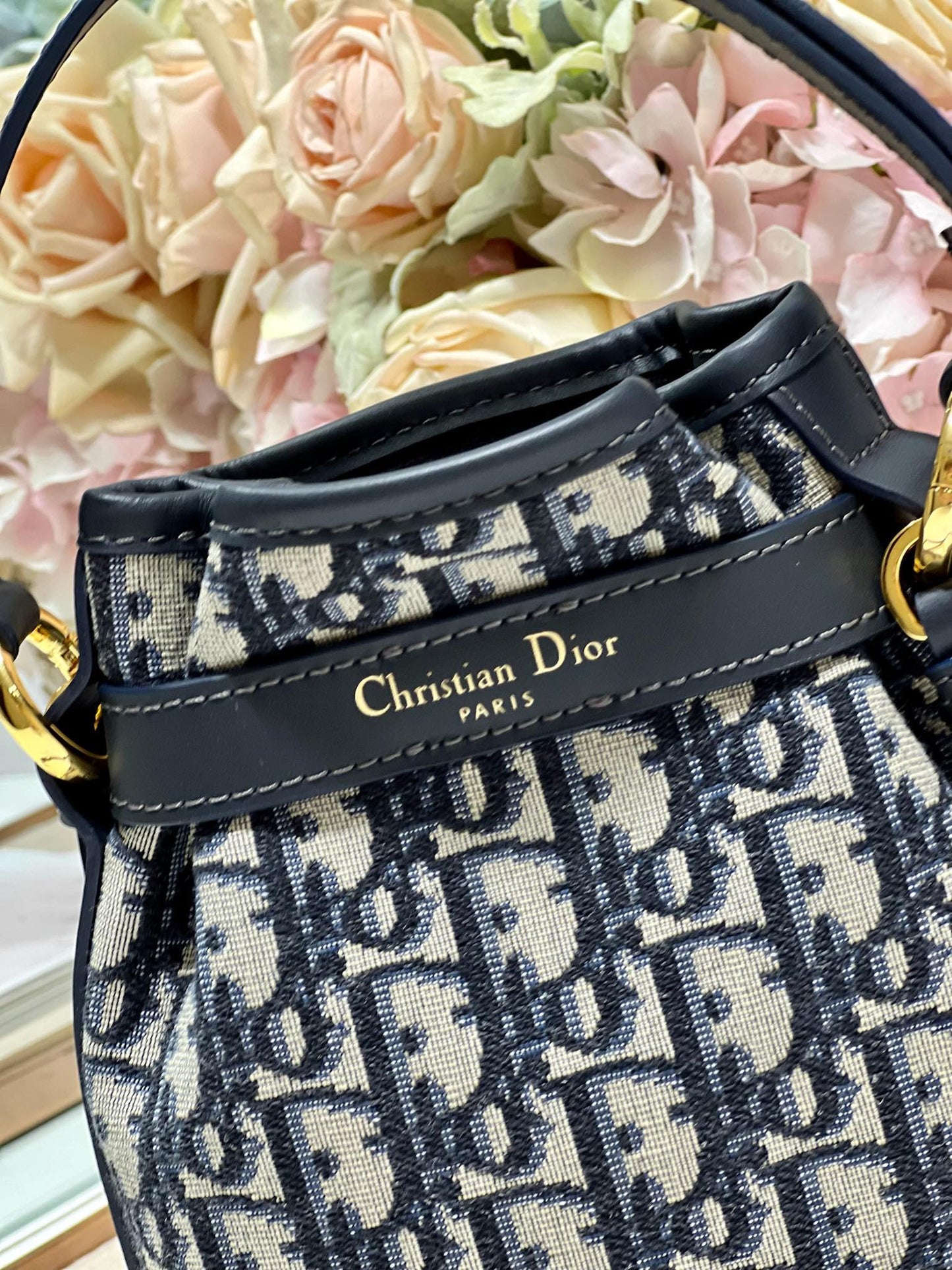 CEST CD 17CM BLUE OBLIQUE EMBROIDERY Amelia
