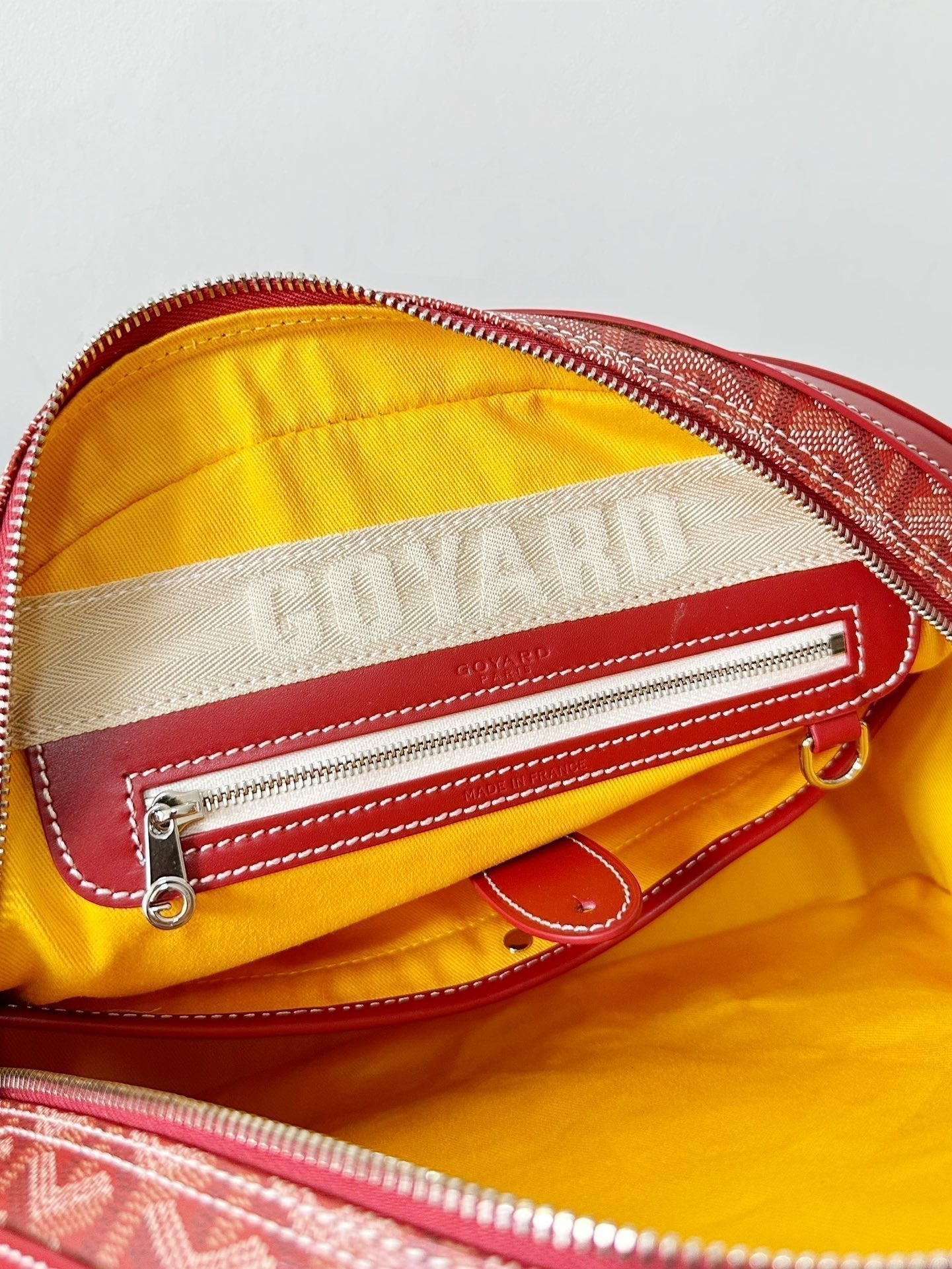GOYA BOWLING BALL MEDIUM RED CANVAS Amelia Amelia