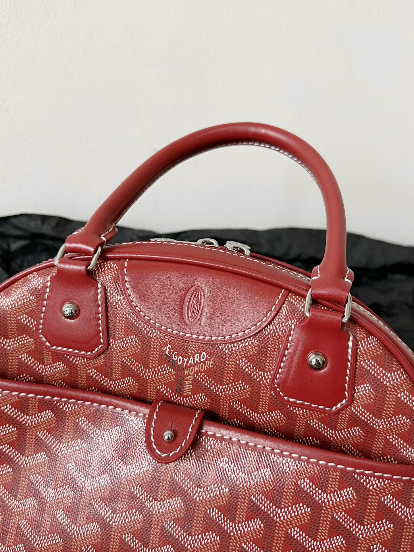 GOYA BOWLING BALL SMALL RED CANVAS Amelia Amelia