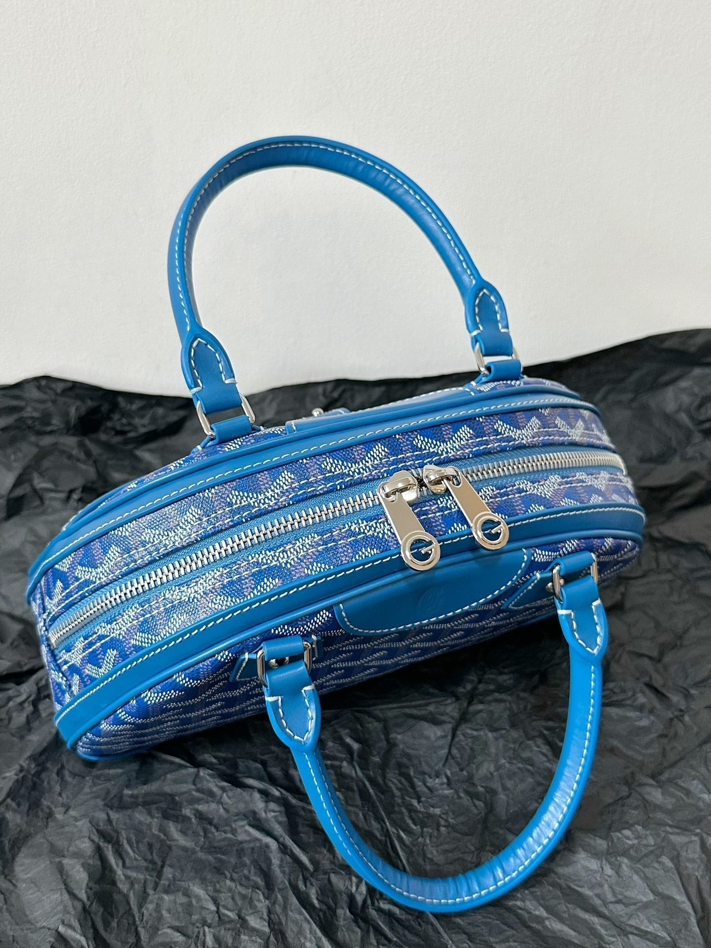 GOYA BOWLING BALL SMALL BLUE CANVAS Amelia Amelia