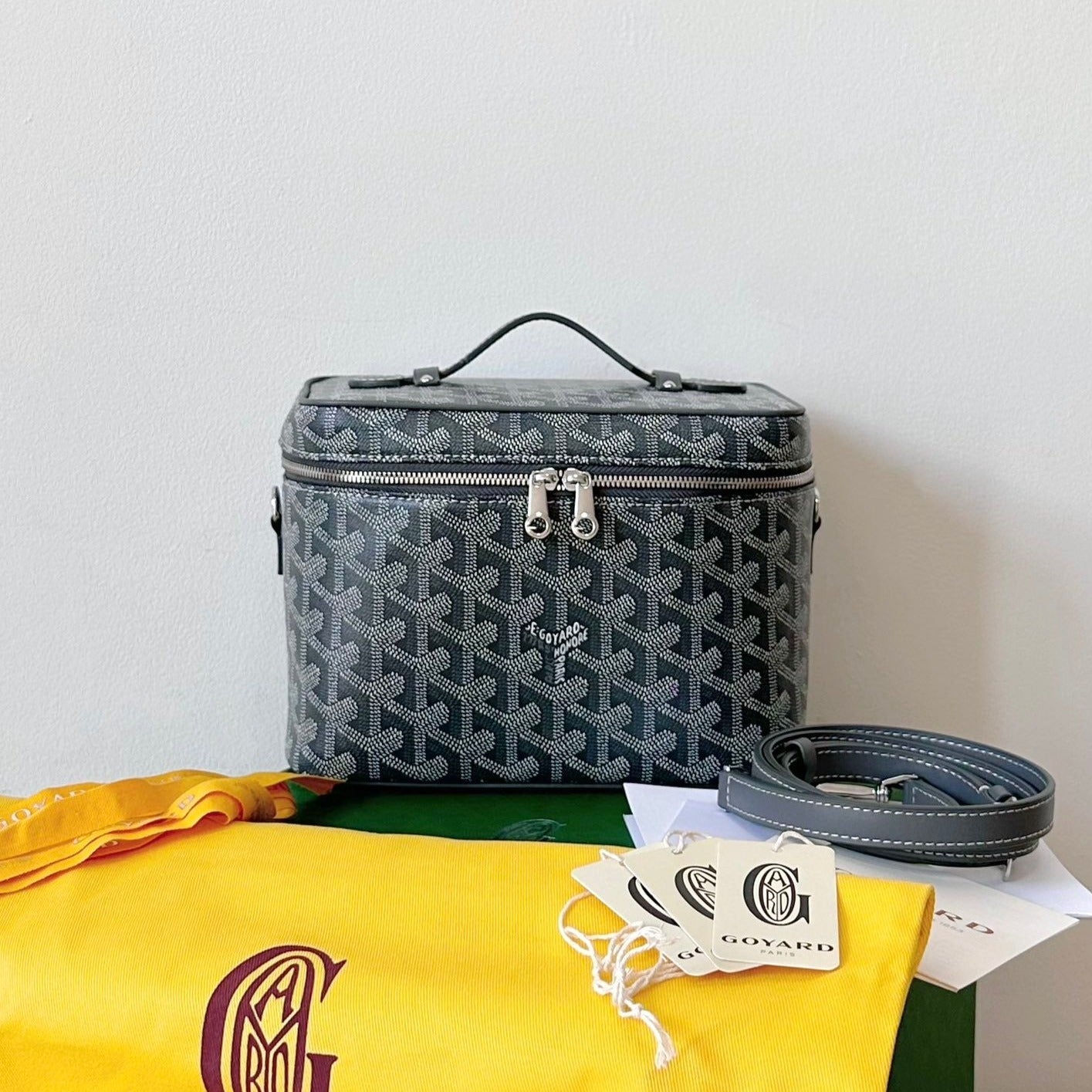 GOYA MAKEUP BOX BAG 20CM GREY CANVAS Amelia Amelia
