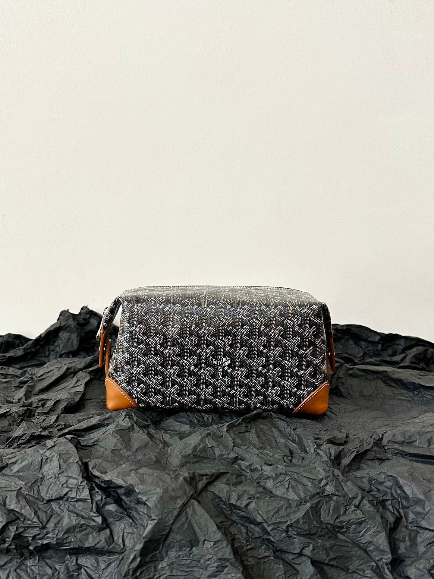GOYA COSMETIC BAG 24CM BLACK AND TAN CANVAS Amelia Amelia