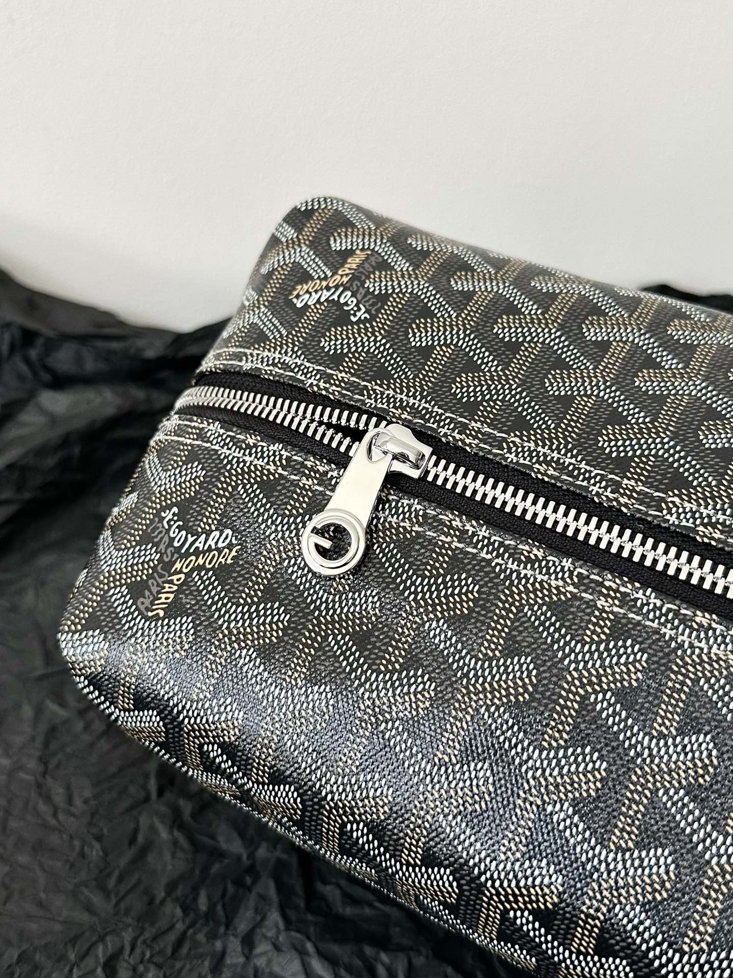 GOYA COSMETIC BAG 24CM BLACK AND TAN CANVAS Amelia