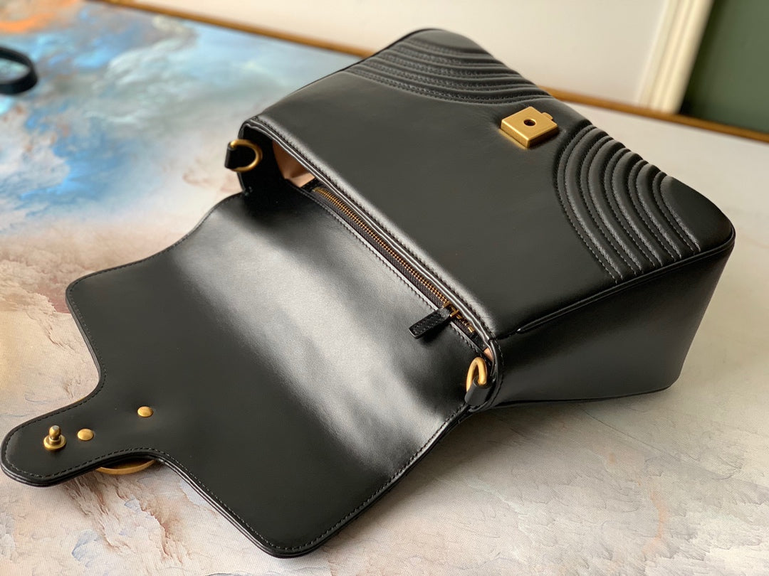 GG Marmont 26.5cm Black Calfskin Gold Hardware Amelia