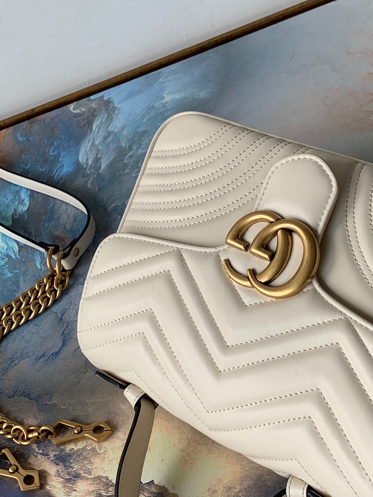 GG Marmont 26.5cm White Calfskin Gold Hardware Amelia