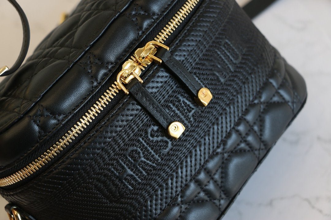 SMALL TRAVEL VANITY CASE BLACK LAMBSKIN Amelia