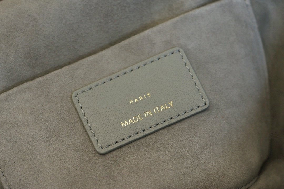SMALL TRAVEL VANITY CASE CLOUD BLUE LAMBSKIN Amelia